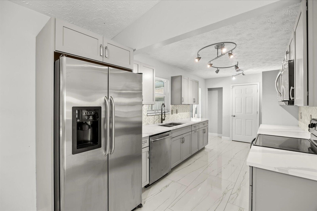 2010 Sw Burlington Street - Photo 8