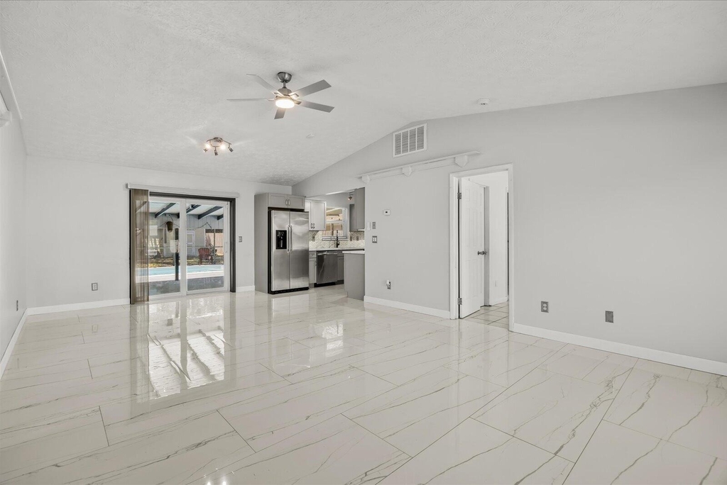 2010 Sw Burlington Street - Photo 3
