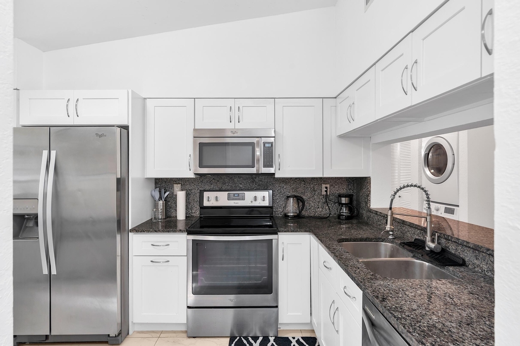 3139 Millwood Terrace - Photo 0
