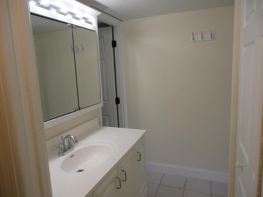 1401 N Riverside Drive - Photo 18