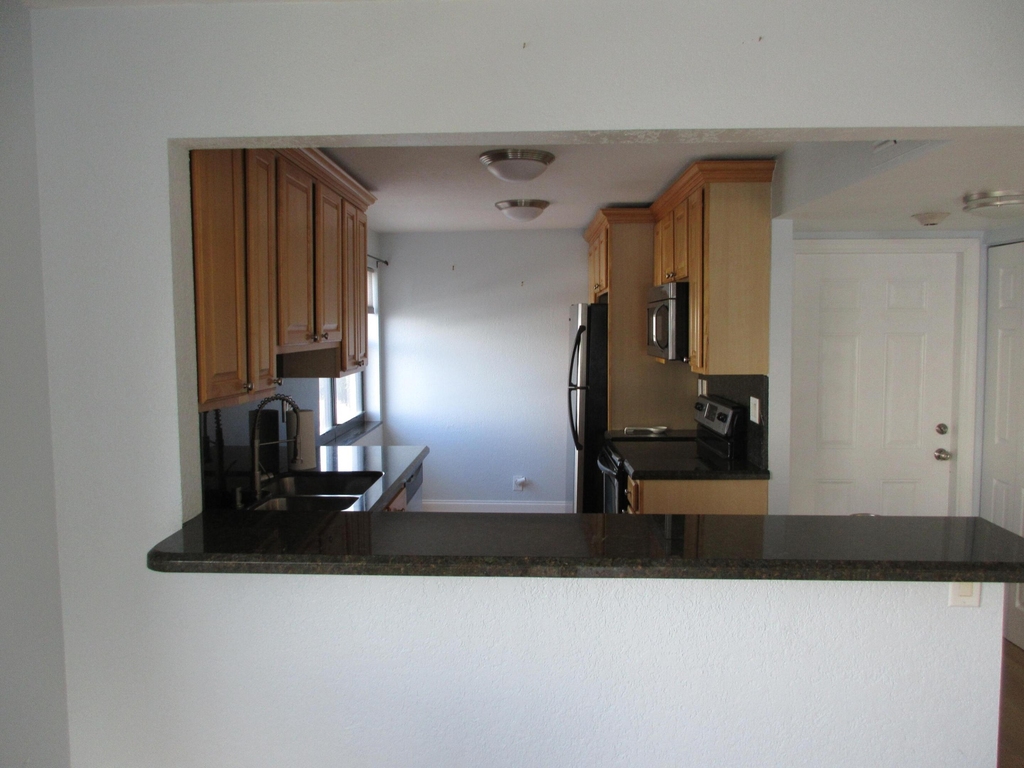 1401 N Riverside Drive - Photo 13
