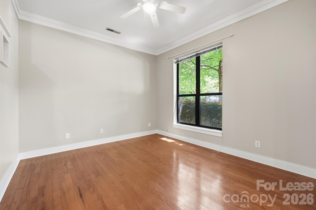 3435 Spencer Street - Photo 11
