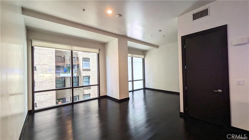 655 S Hope Street - Photo 3