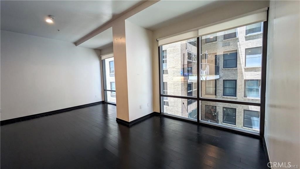 655 S Hope Street - Photo 2