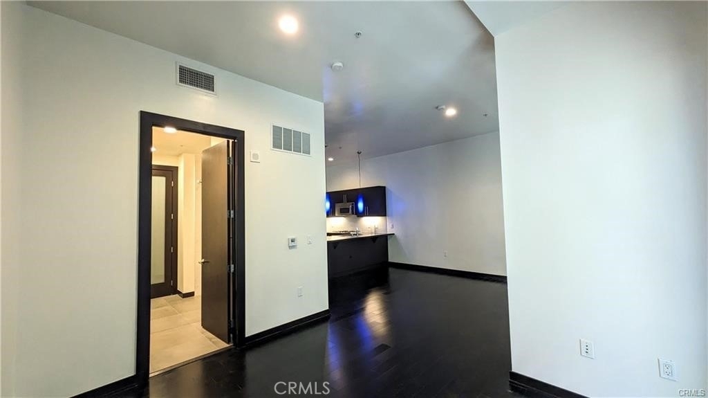 655 S Hope Street - Photo 4