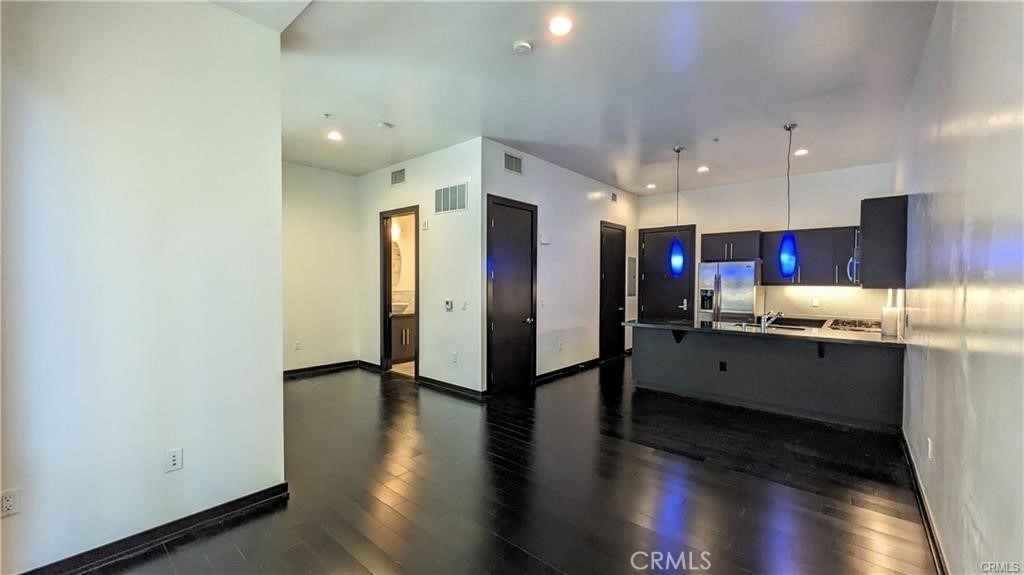 655 S Hope Street - Photo 5