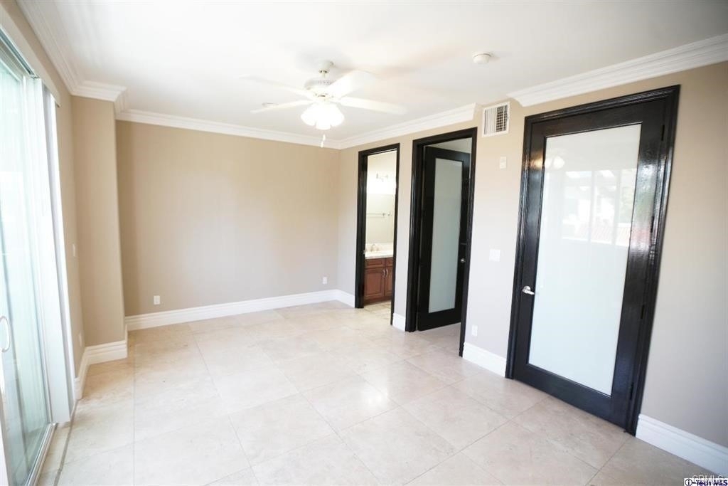 18245 Burbank - Photo 10