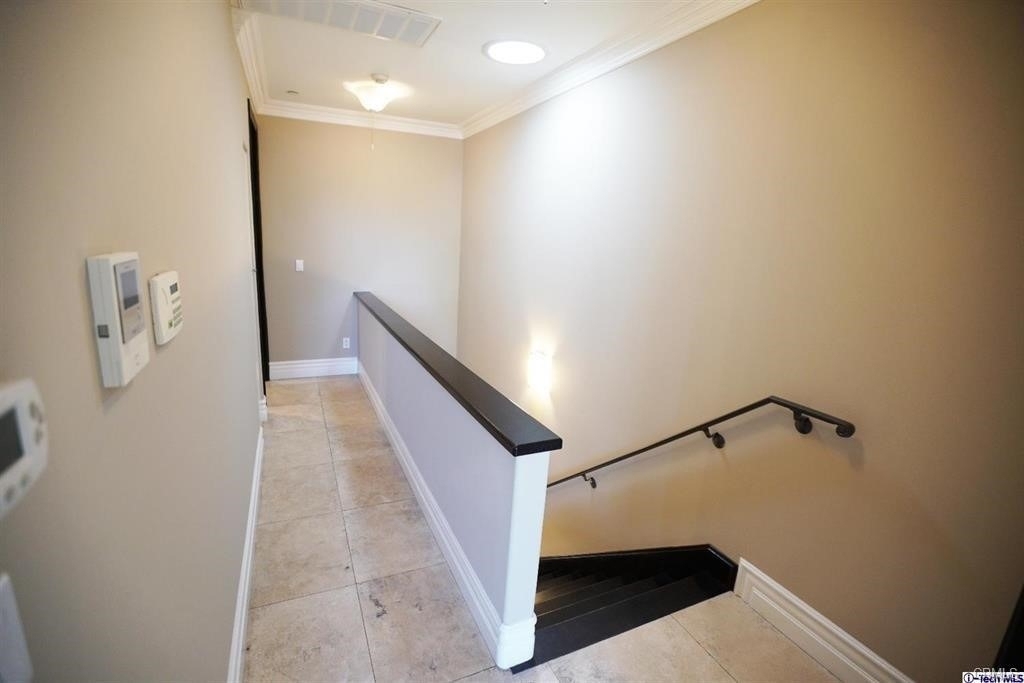 18245 Burbank - Photo 13