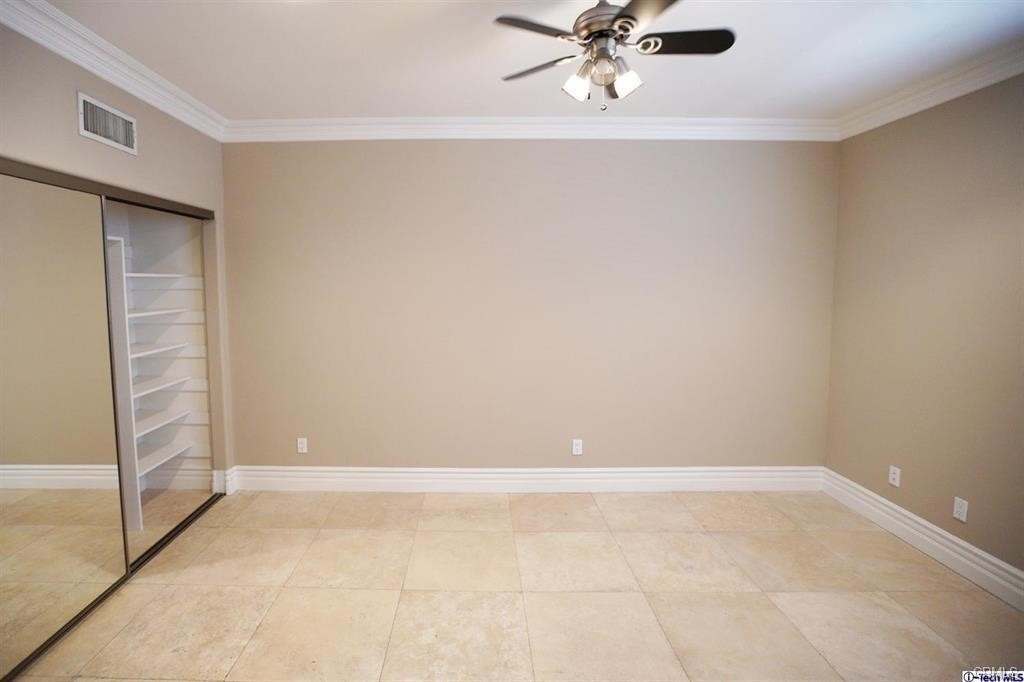 18245 Burbank - Photo 15