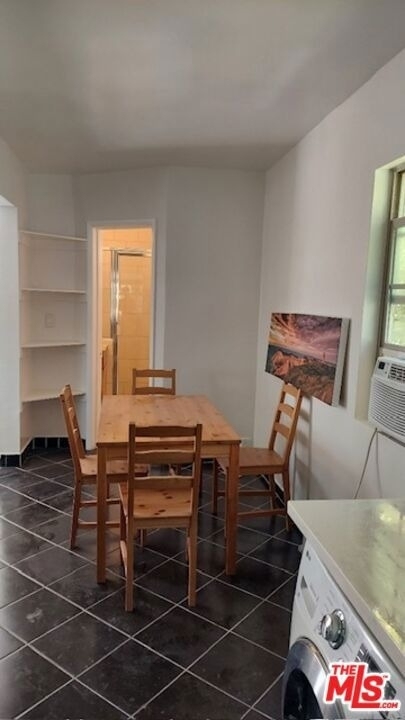 1053 S Stanley Avenue - Photo 10