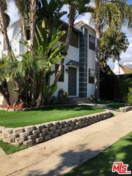1053 S Stanley Avenue - Photo 0