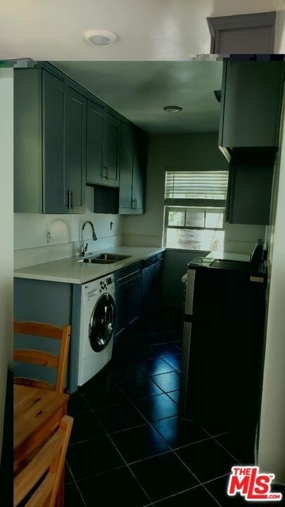 1053 S Stanley Avenue - Photo 7