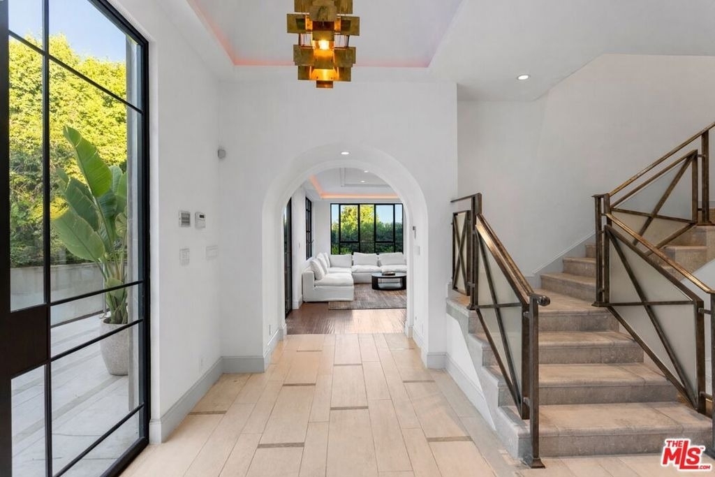 7801 Hillside Avenue - Photo 11