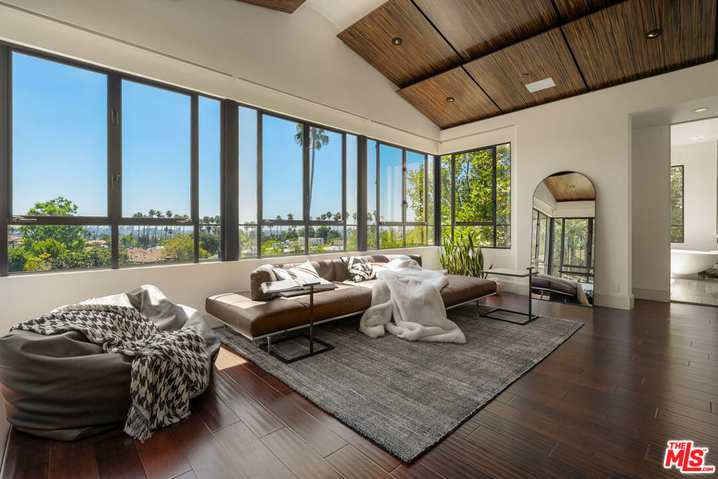 7801 Hillside Avenue - Photo 33