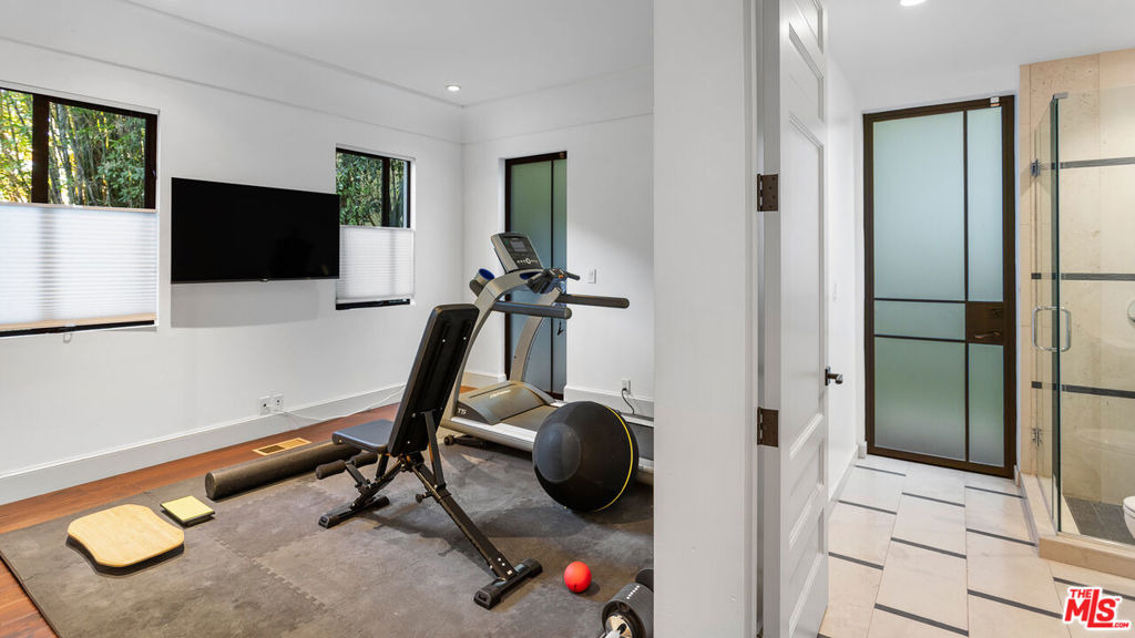 7801 Hillside Avenue - Photo 9