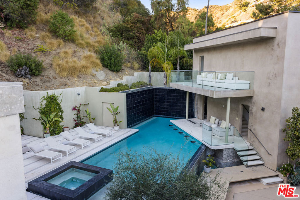 7801 Hillside Avenue - Photo 38