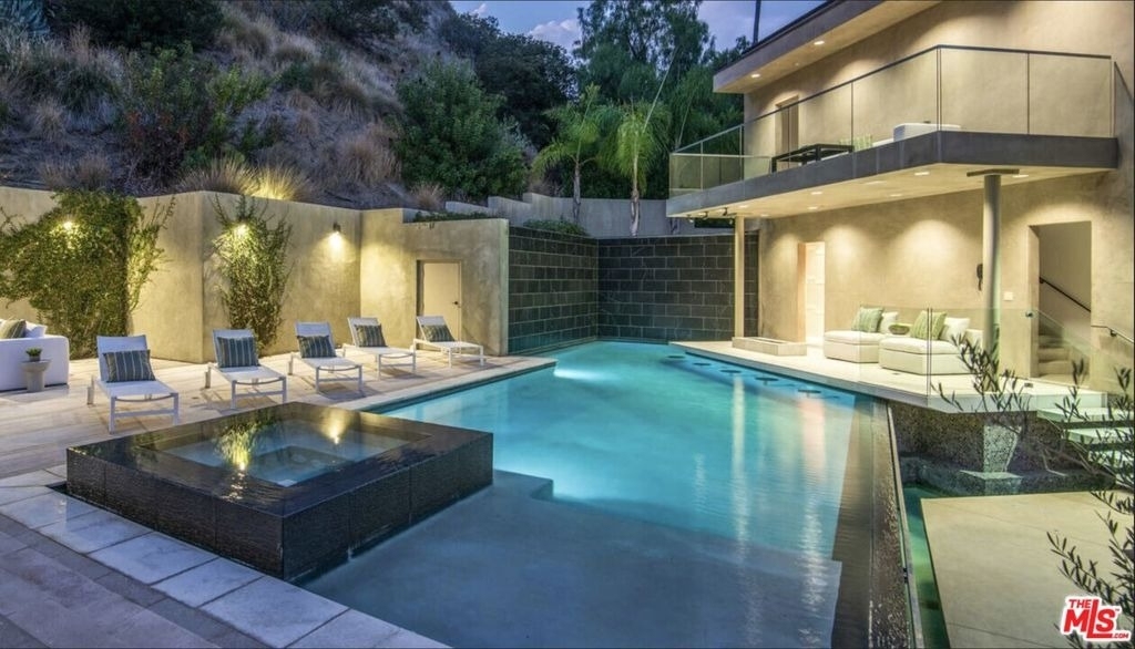 7801 Hillside Avenue - Photo 3
