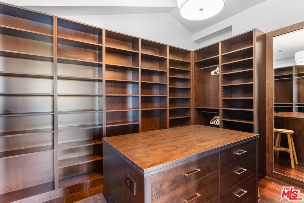 7801 Hillside Avenue - Photo 31