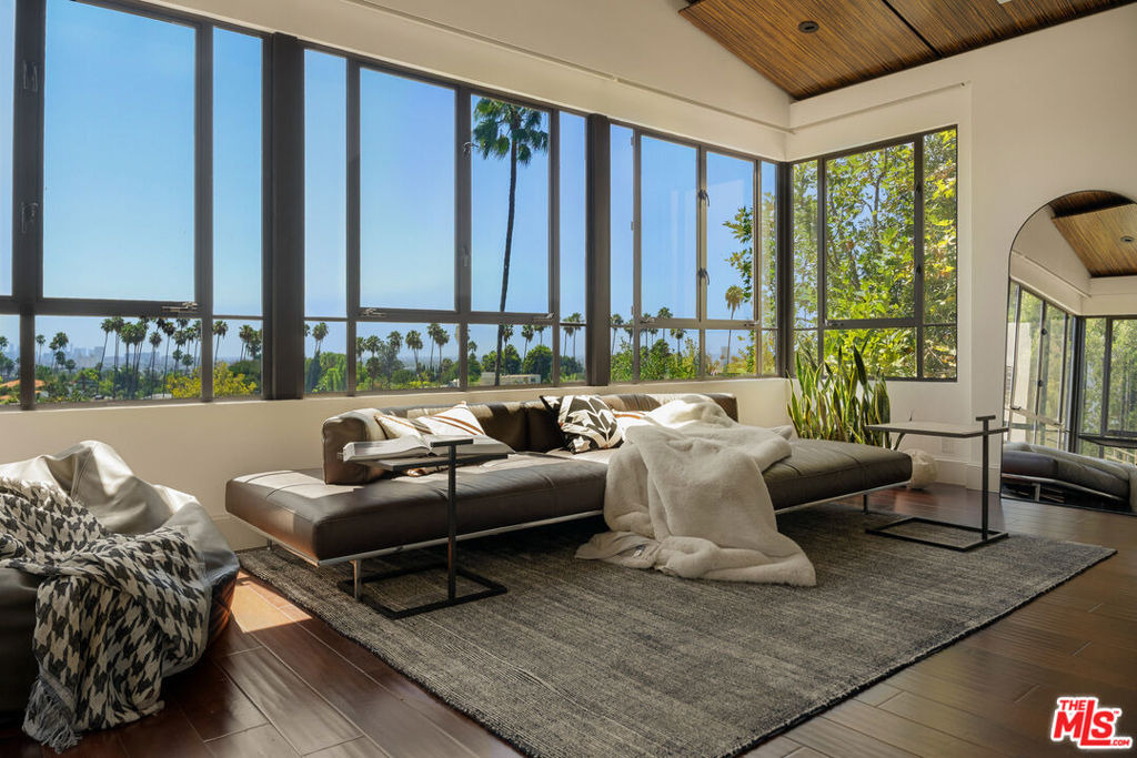 7801 Hillside Avenue - Photo 32