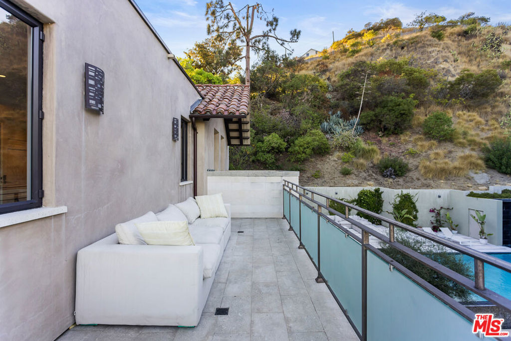 7801 Hillside Avenue - Photo 37