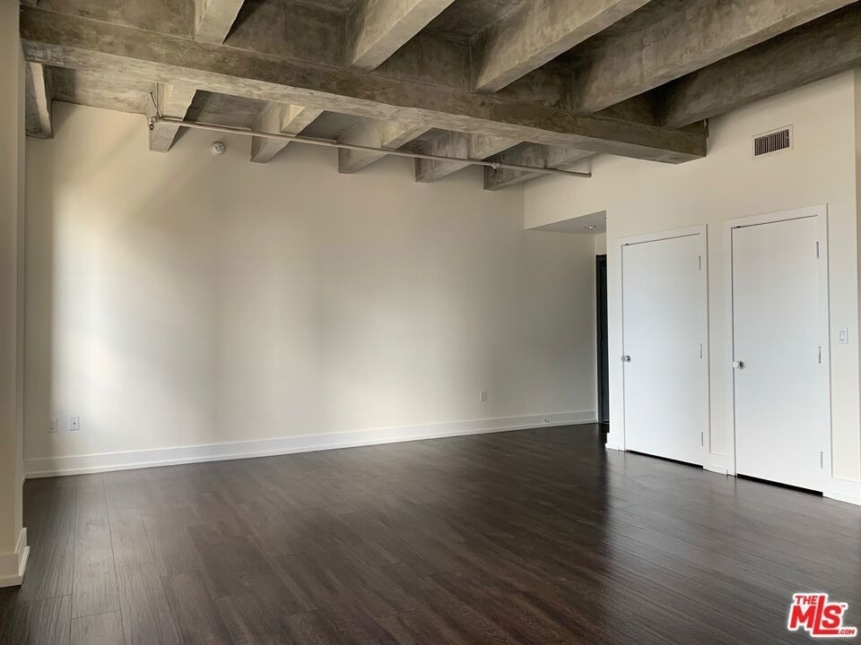 727 W 7th Street - Photo 5