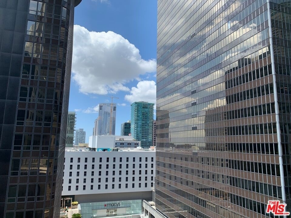 727 W 7th Street - Photo 6