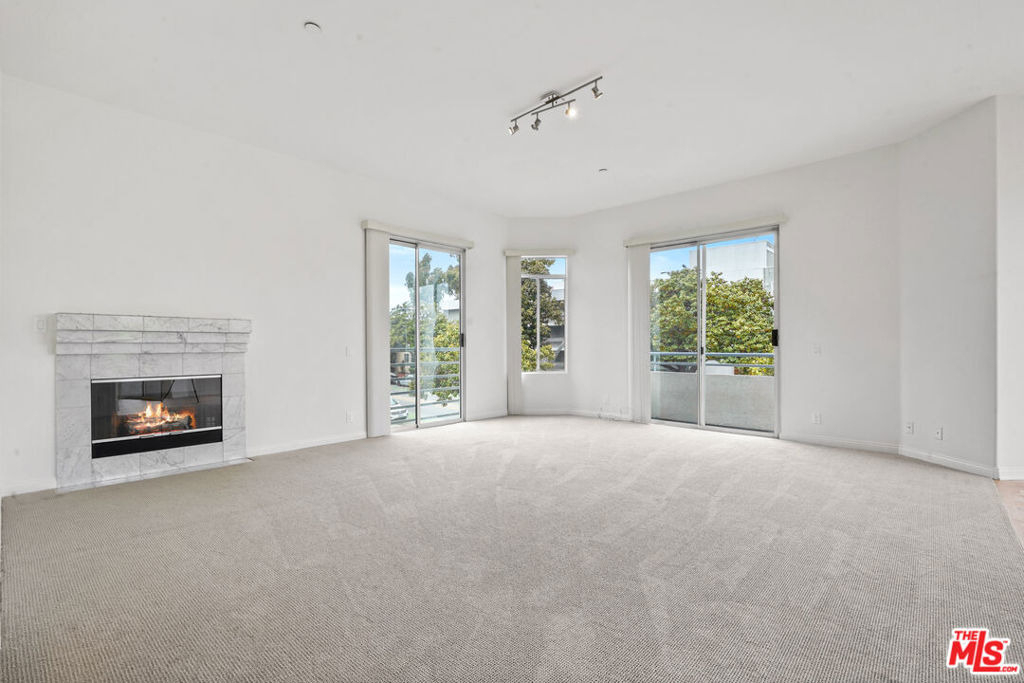 1325 Arizona Avenue - Photo 14