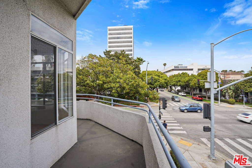 1325 Arizona Avenue - Photo 64