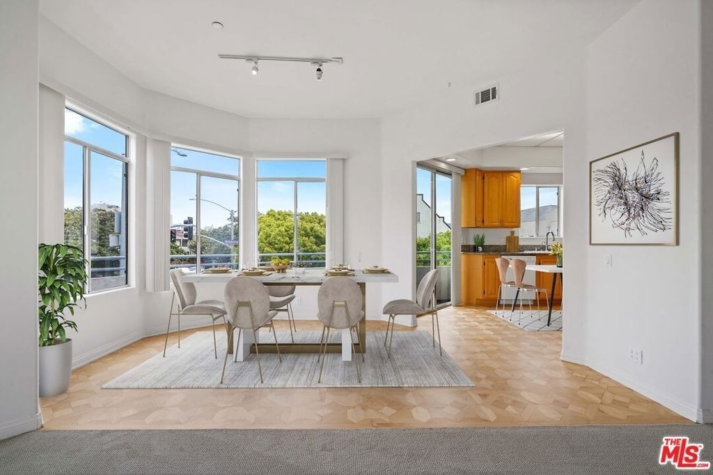 1325 Arizona Avenue - Photo 2
