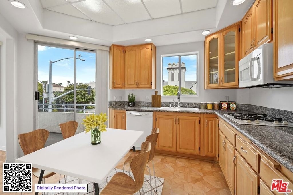 1325 Arizona Avenue - Photo 3
