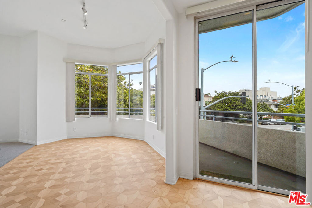 1325 Arizona Avenue - Photo 18