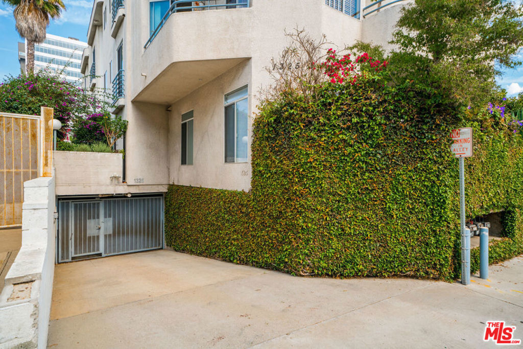 1325 Arizona Avenue - Photo 57