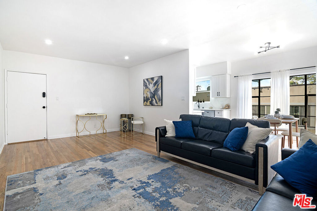 344 S Rexford Drive - Photo 4