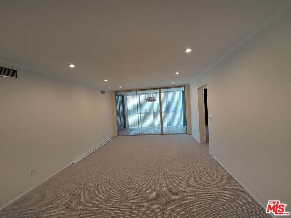 415 Montana Avenue - Photo 22