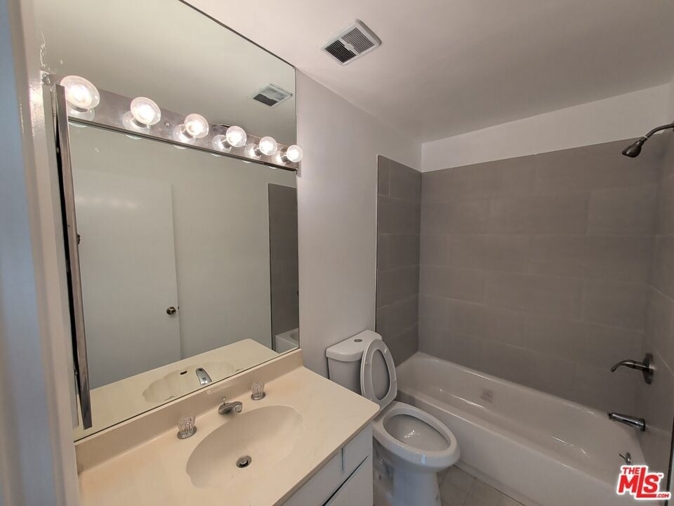 415 Montana Avenue - Photo 24