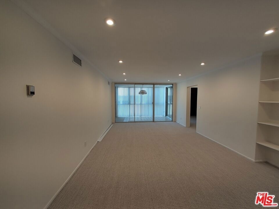 415 Montana Avenue - Photo 16
