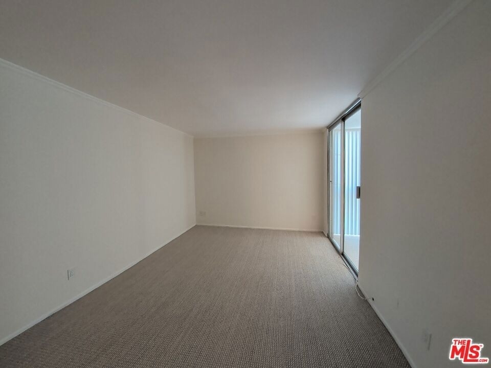 415 Montana Avenue - Photo 10