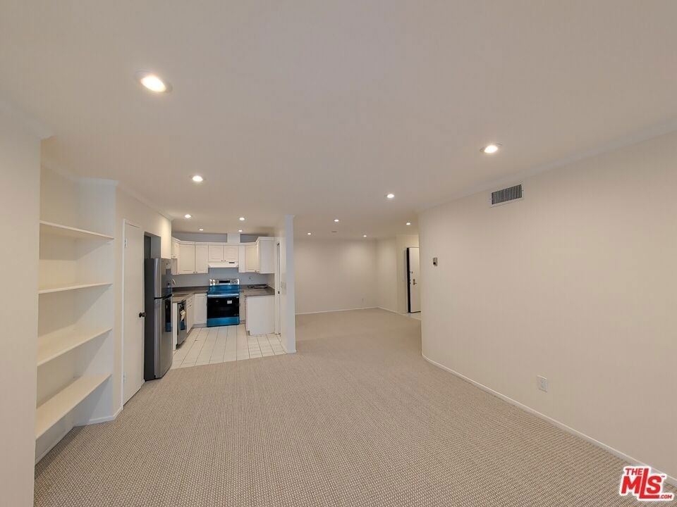 415 Montana Avenue - Photo 32