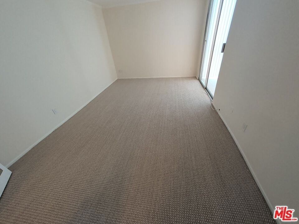 415 Montana Avenue - Photo 11