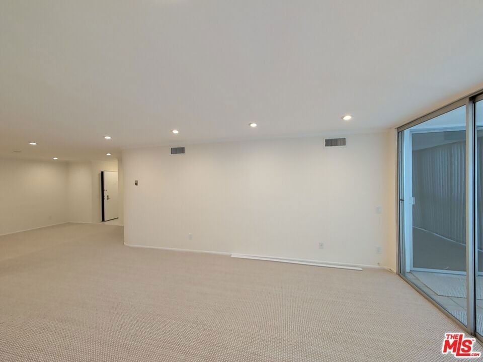 415 Montana Avenue - Photo 30