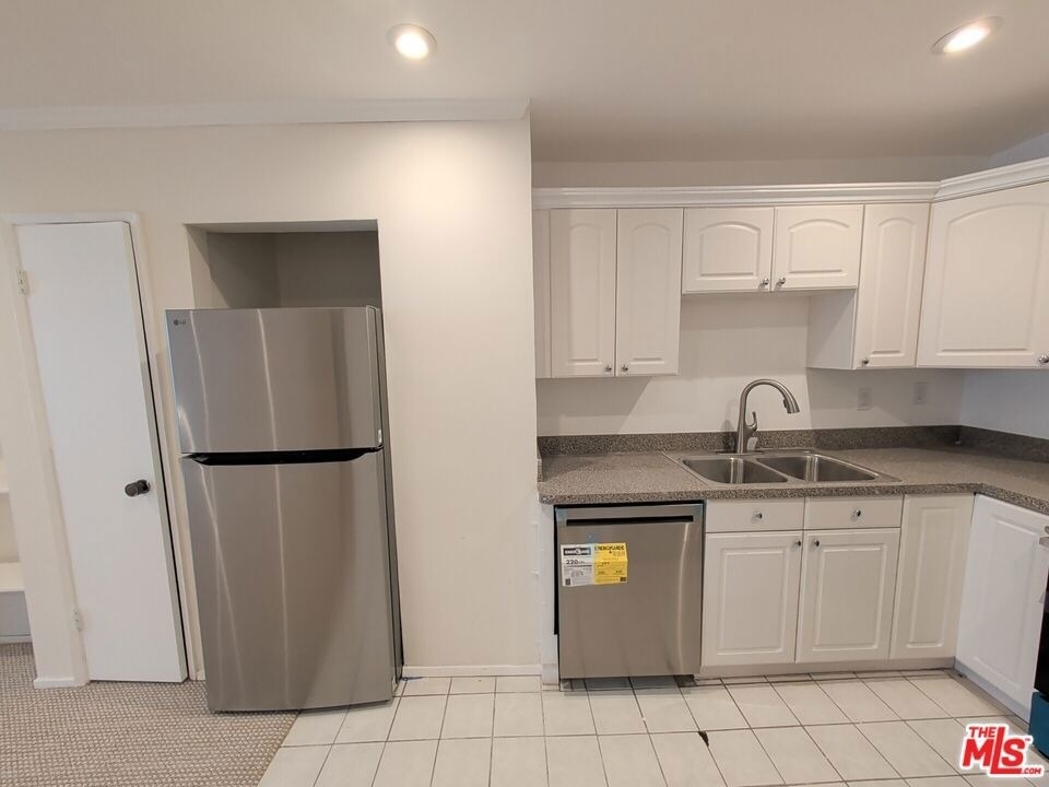 415 Montana Avenue - Photo 20