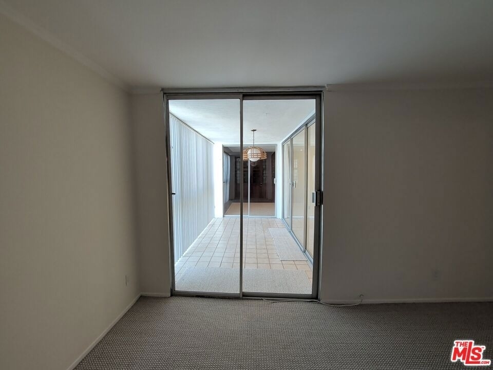 415 Montana Avenue - Photo 14