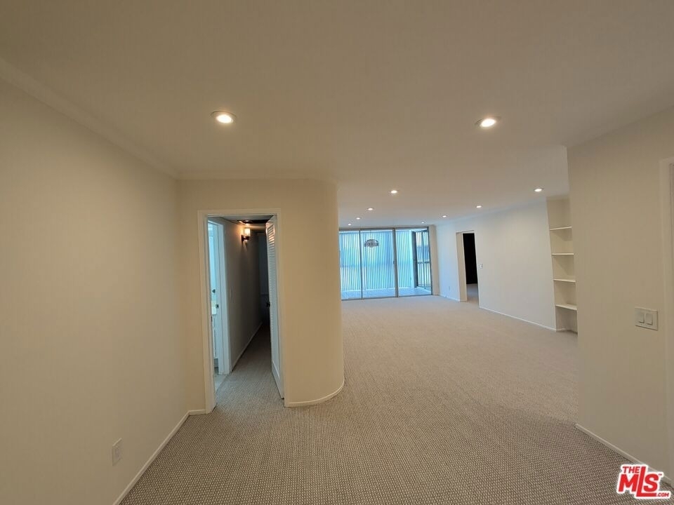 415 Montana Avenue - Photo 4