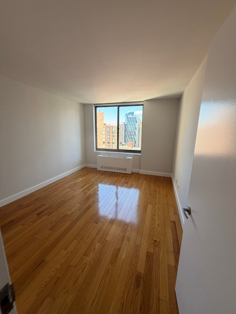 West 48th Street - Photo 5