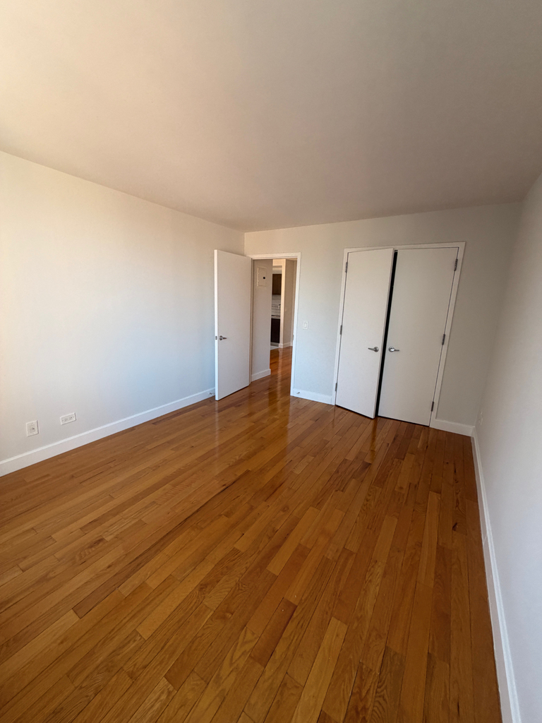 West 48th Street - Photo 6