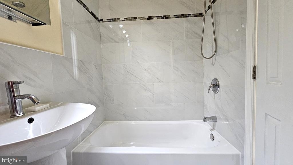2806 Ryerson Place - Photo 9