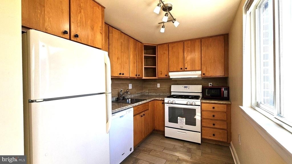 2806 Ryerson Place - Photo 5
