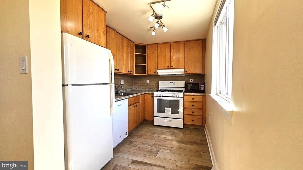 2806 Ryerson Place - Photo 6