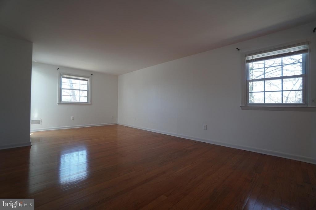 8602 Chapel View Road - Photo 7