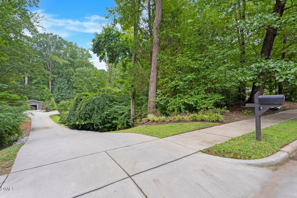 1700 Evergreen Avenue - Photo 37